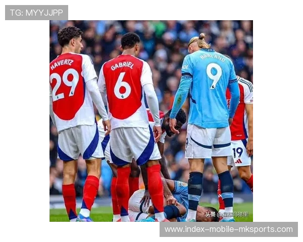 曼城利用宽度撕裂防线,进攻通道被打开 曼城利用宽度撕裂防线,进攻通道被打开