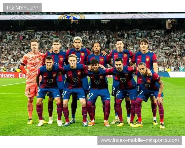 西甲巴萨右路传中精准,头球终结得分的致胜艺术 西甲巴萨右路传中精准,头球终结得分的致胜艺术