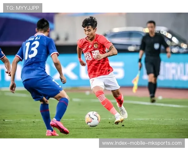 球队防守效率提升，教练体系获称赞，防守型球队