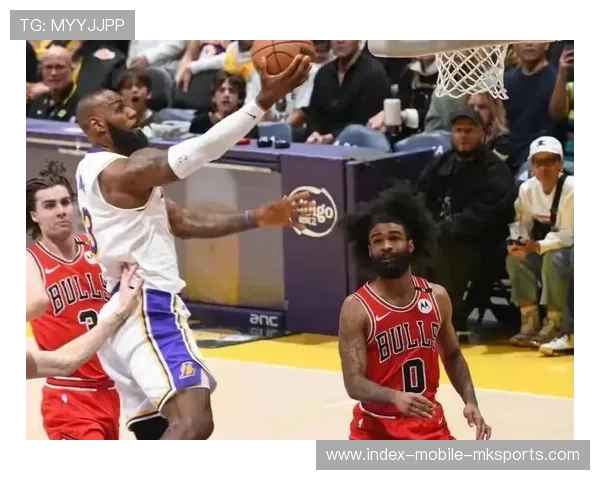 公牛连续篮下强打撕开对方防线